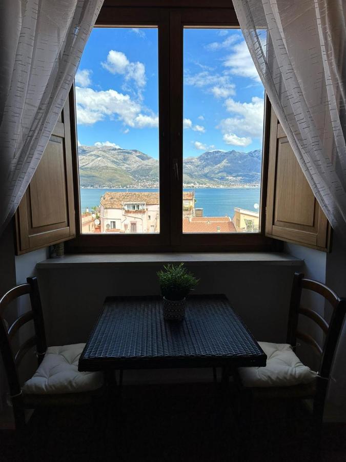 La Finestra Sul Duomo Apartment Gaeta Luaran gambar