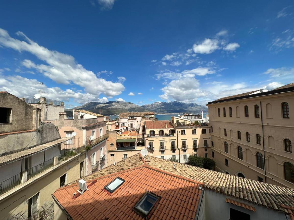 La Finestra Sul Duomo Apartment Gaeta Luaran gambar